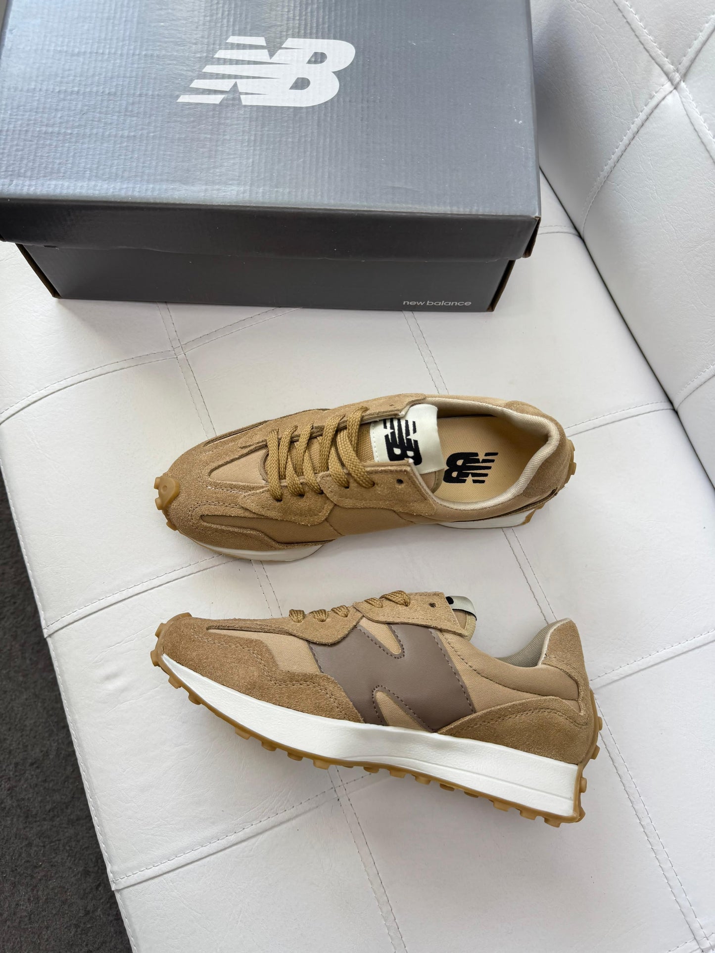 NEW BALANCE 327 COURO LEGITIMO