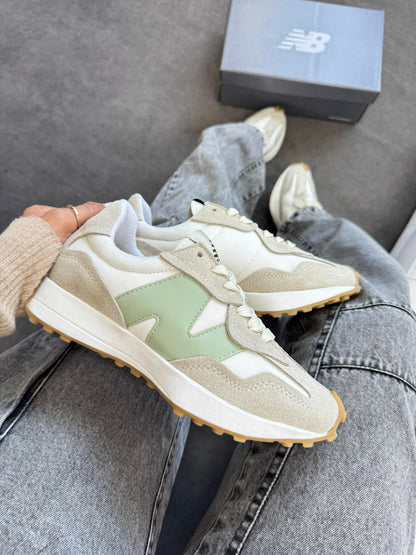 NEW BALANCE 327 COURO LEGITIMO