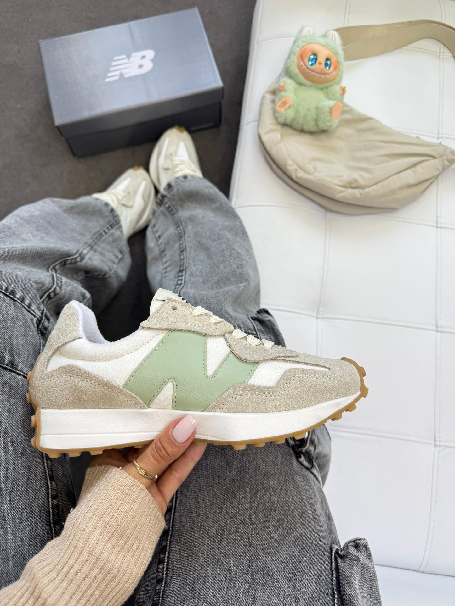 NEW BALANCE 327 COURO LEGITIMO